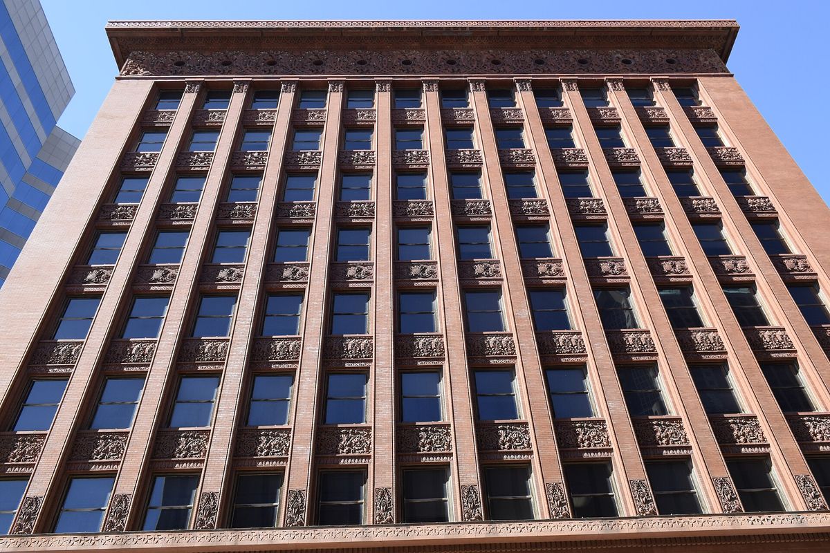 Red-brick and terracotta facade of the Wainwright Building in downtown St. Louis